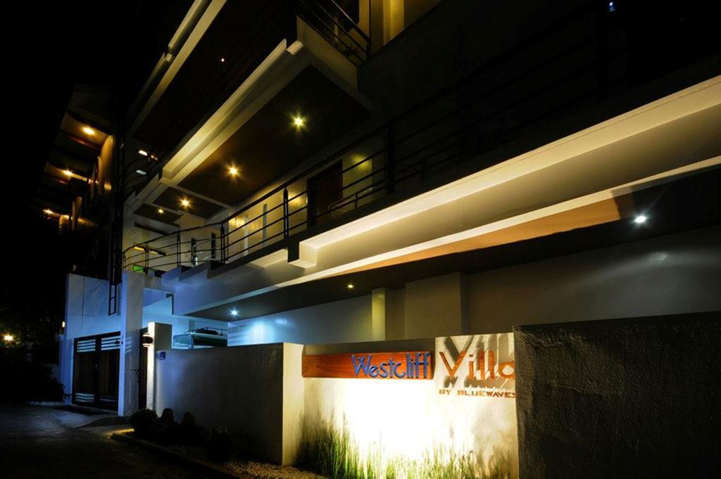 Bluewaves Westcliff Villa Balabag  Bagian luar foto