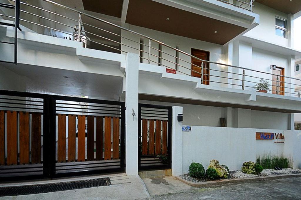 Bluewaves Westcliff Villa Balabag  Bagian luar foto