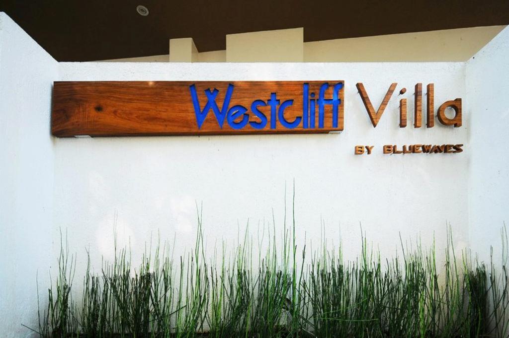 Bluewaves Westcliff Villa Balabag  Bagian luar foto