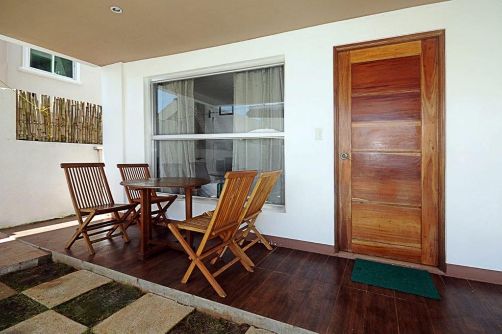 Bluewaves Westcliff Villa Balabag  Bagian luar foto