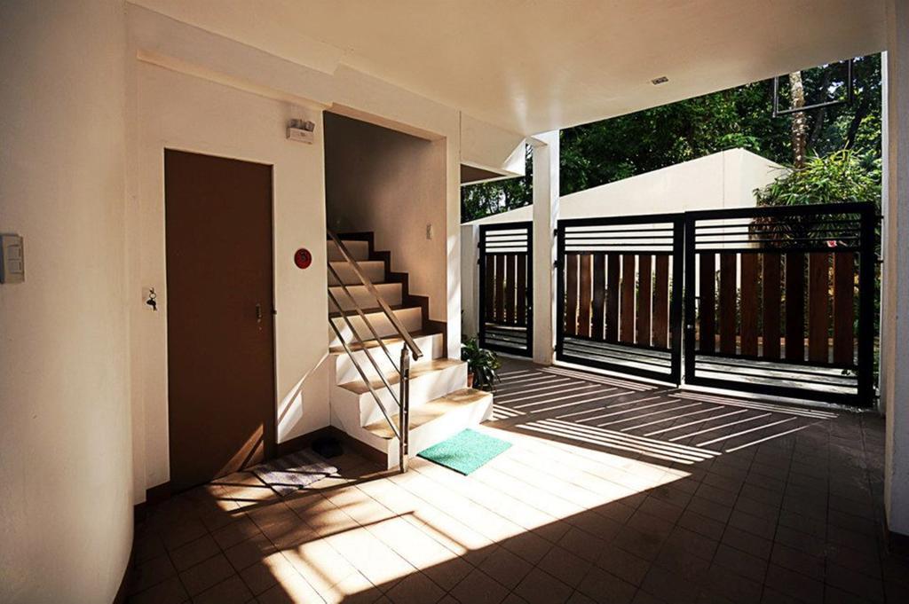 Bluewaves Westcliff Villa Balabag  Bagian luar foto