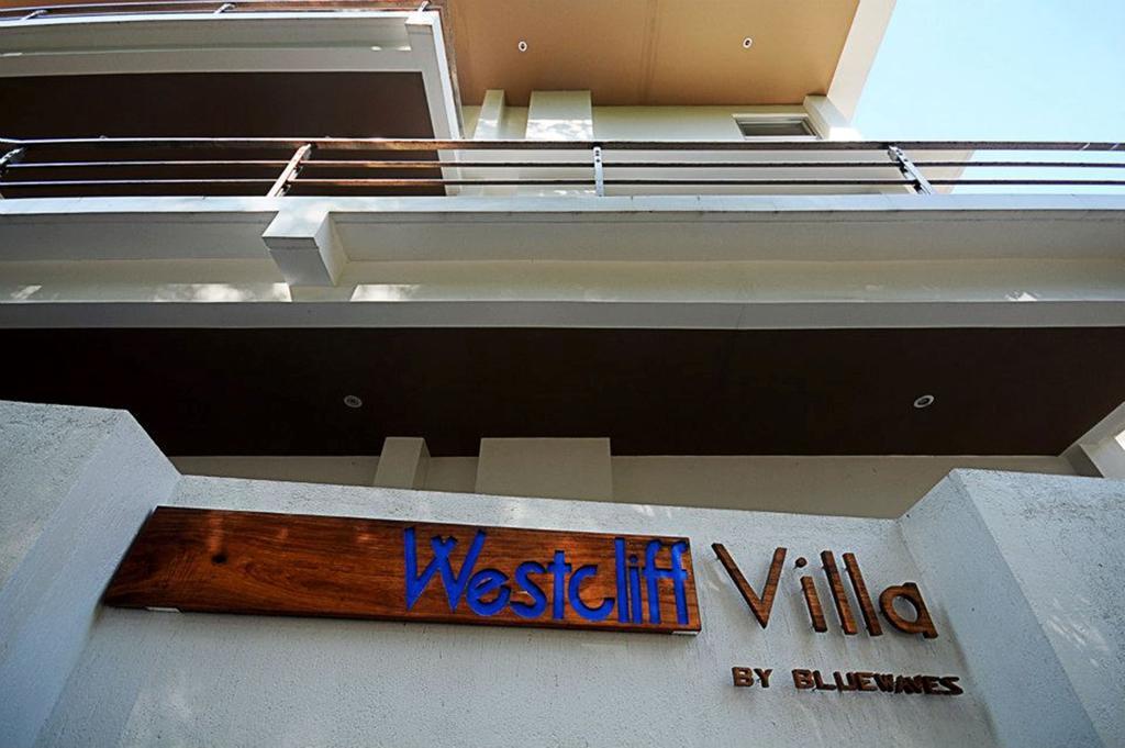 Bluewaves Westcliff Villa Balabag  Bagian luar foto