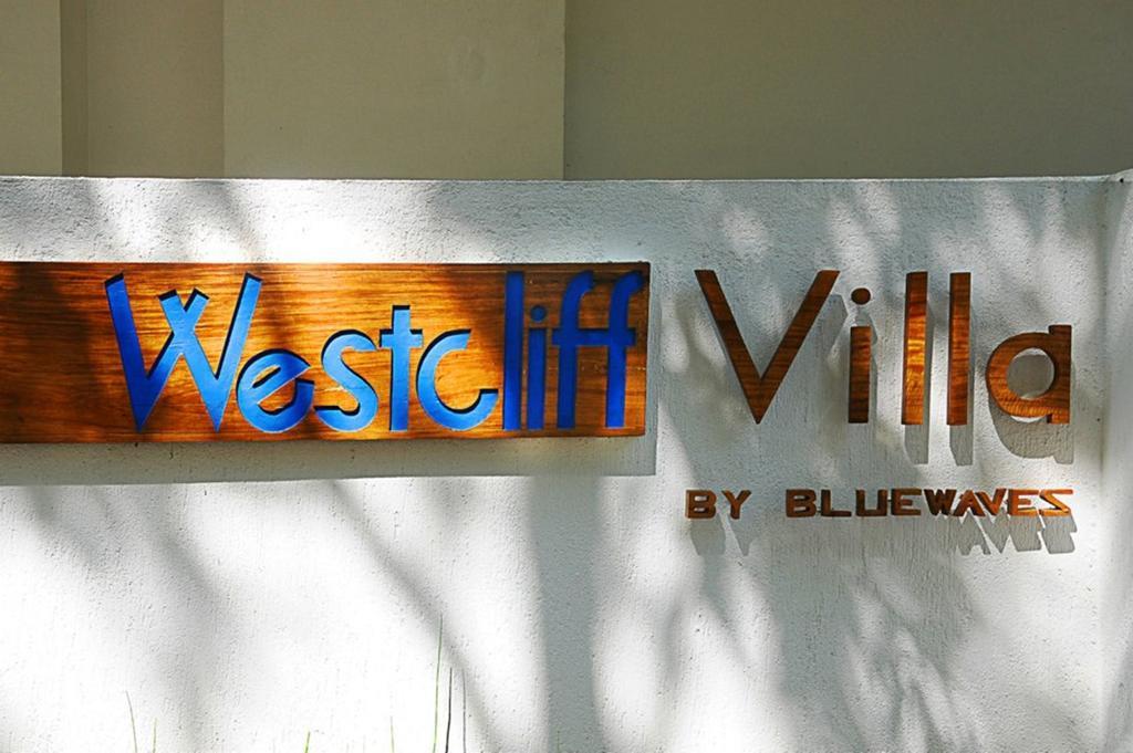 Bluewaves Westcliff Villa Balabag  Bagian luar foto