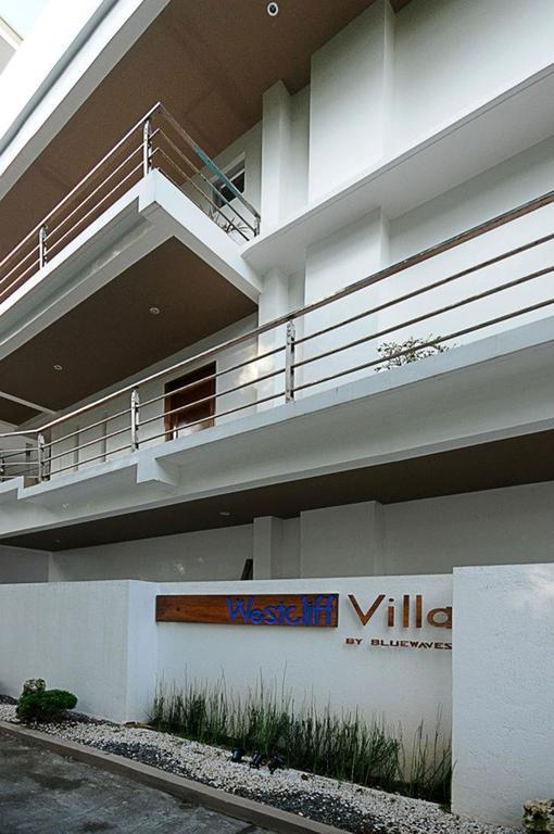 Bluewaves Westcliff Villa Balabag  Bagian luar foto