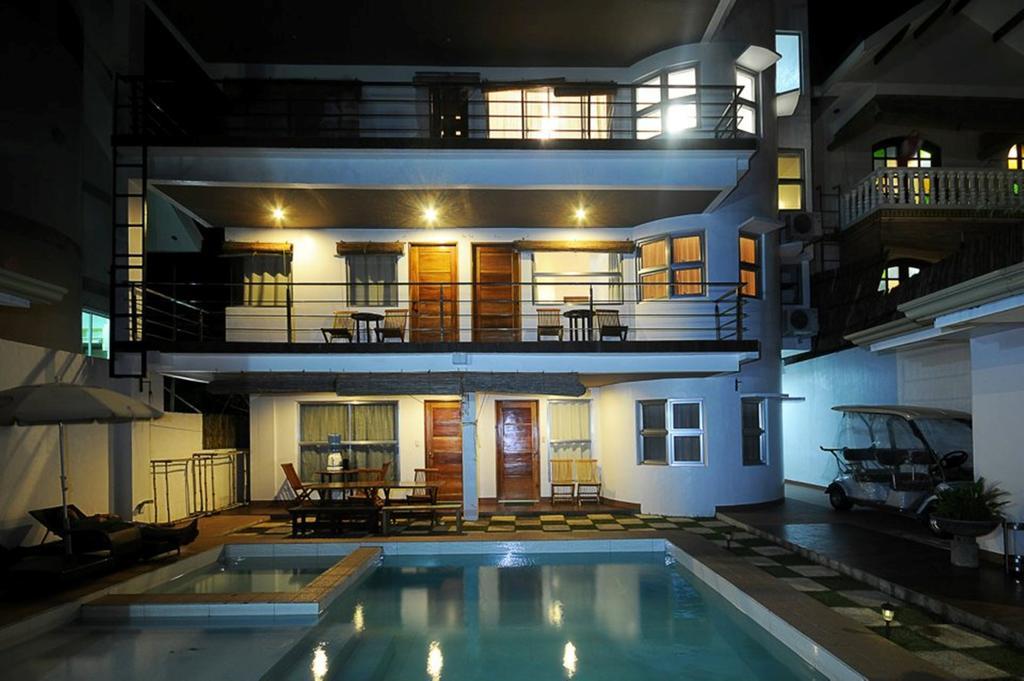 Bluewaves Westcliff Villa Balabag  Bagian luar foto