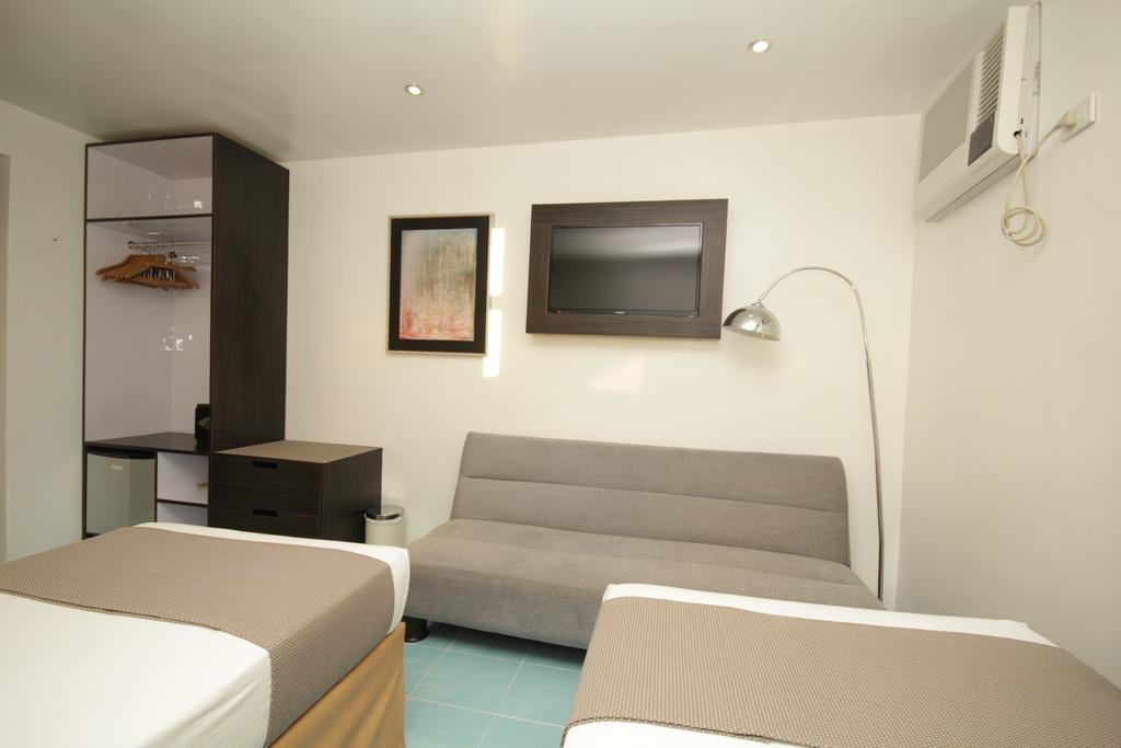 Bluewaves Westcliff Villa Balabag  Bagian luar foto
