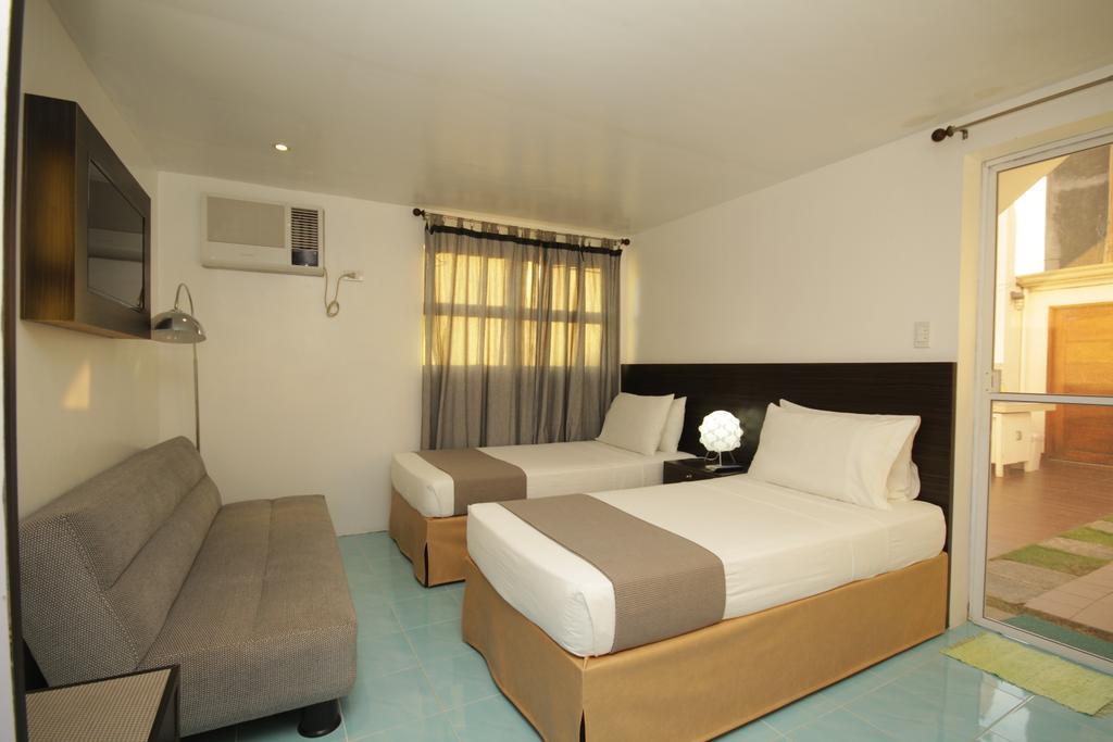 Bluewaves Westcliff Villa Balabag  Bagian luar foto