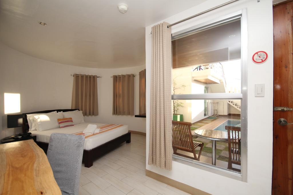 Bluewaves Westcliff Villa Balabag  Bagian luar foto