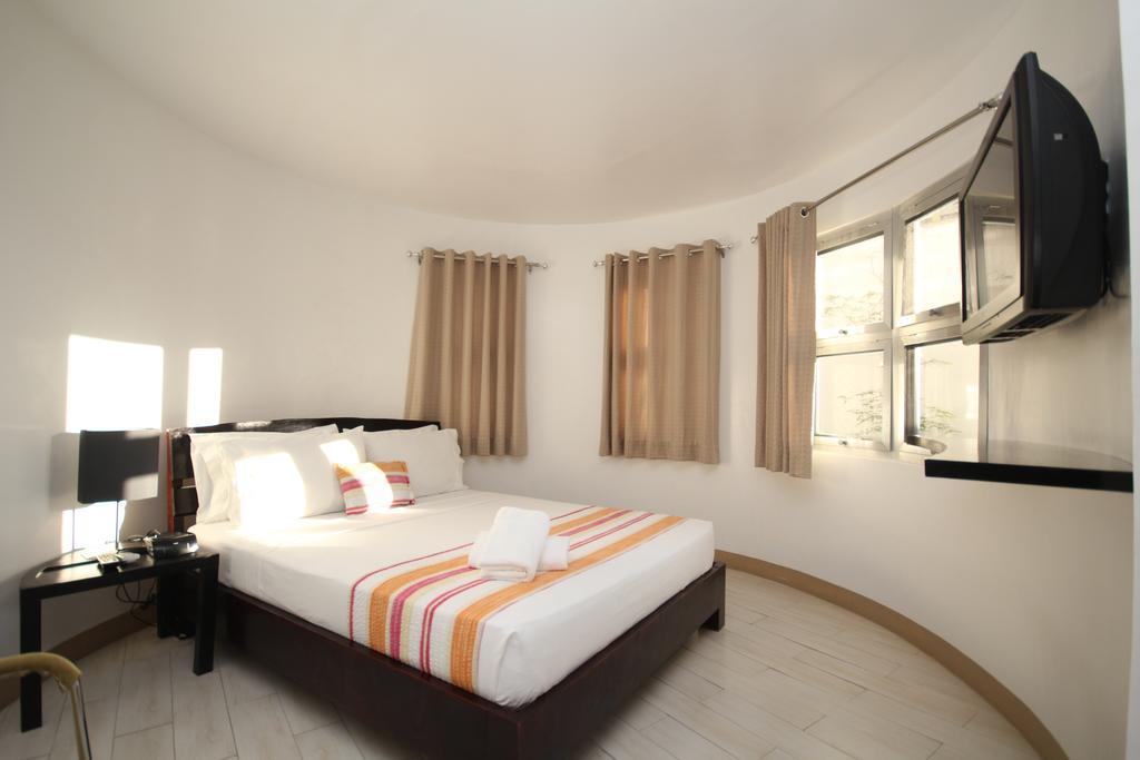 Bluewaves Westcliff Villa Balabag  Bagian luar foto